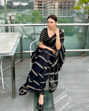 প্রিমিয়াম শাড়ী + ব্লাউজ পিস (কালো কালার )